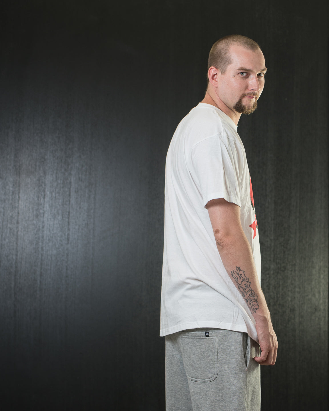 Free Culture Red Circle Tee & Tools (S-3XL)