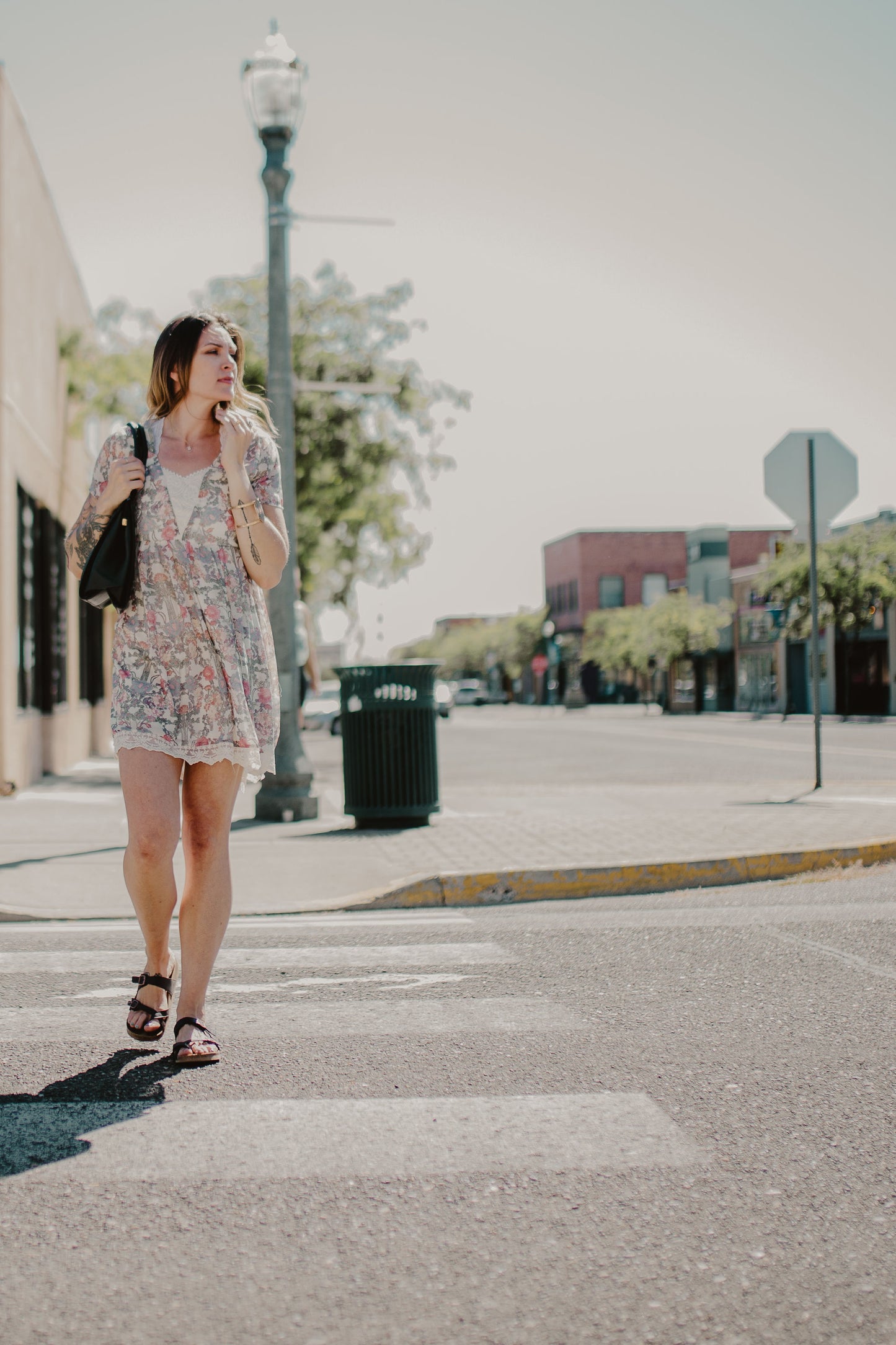 Entro Floral Short Sleeve Dress W/ Lace Hem & Neckline (S-L)
