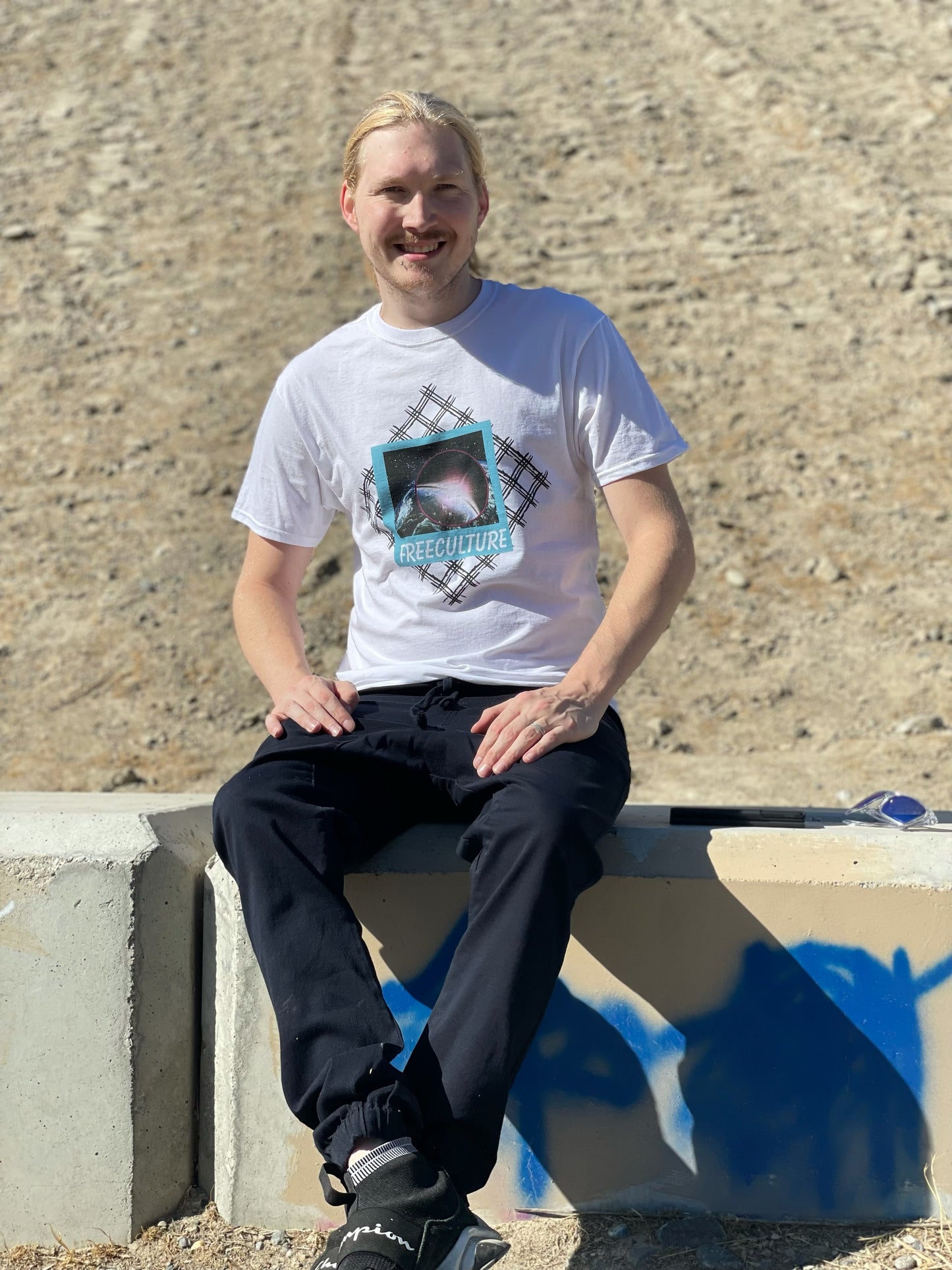 Free Culture Space Tee (S-3XL)