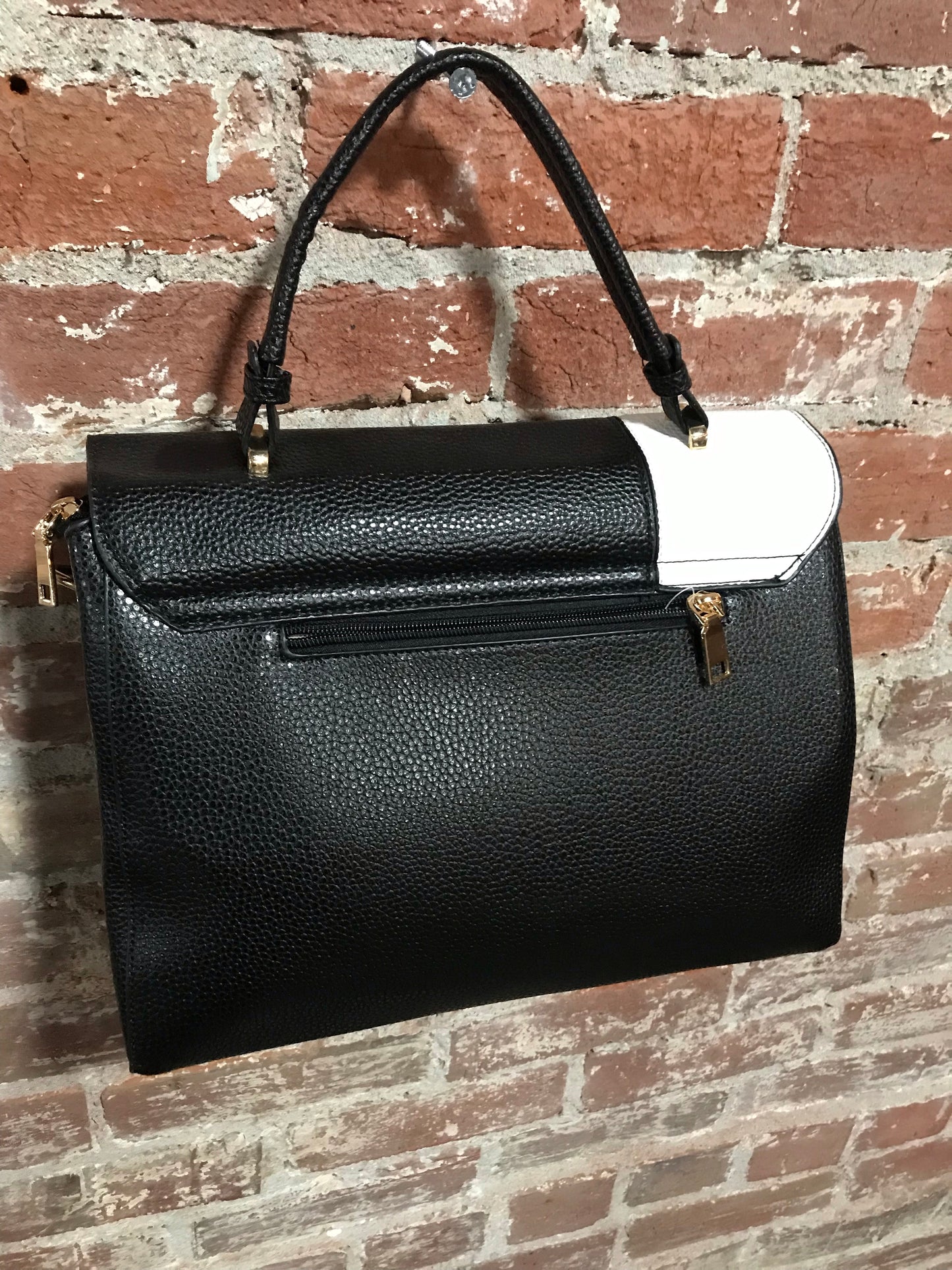 AR New York White & Black Leather Crossbody